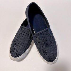 Sperry Women’s Perforated Navy Slip On Sneaker SZ 7.5